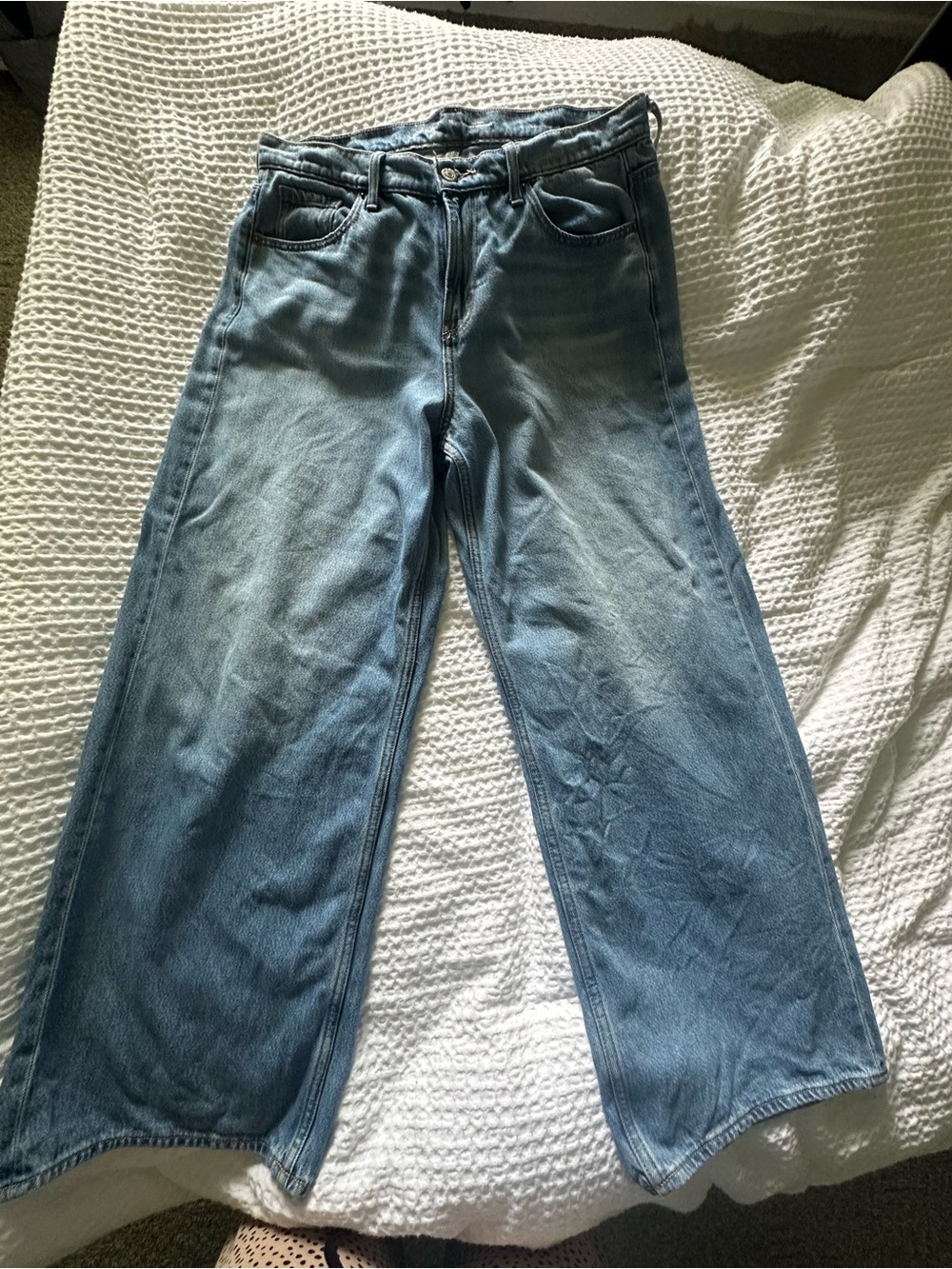 Women’s Light Blue Wide-Leg Jeans